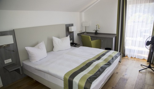 Habitación Confort doble, 1 cama doble, vistas a la ciudad