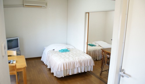 Habitación con 2 camas individuales