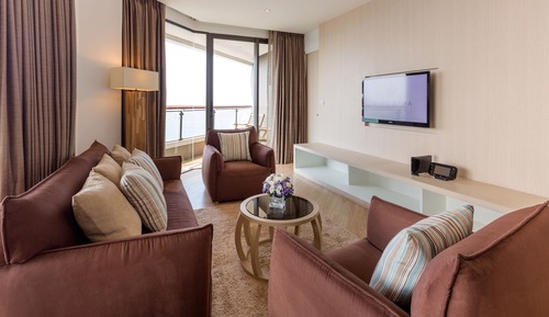 Family Suite 2 Bedrooms with Club Benefits Sea View