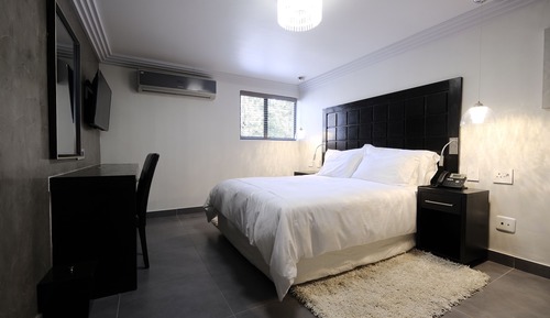 Luxury Hotel Room 4
