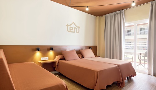 Habitación estándar doble, balcón (2 ad +1 child, Bed & Unlimited Brunch)