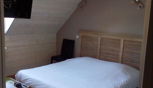 Habitación Confort doble, 1 cama doble, baño privado