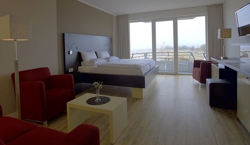 Habitación Confort doble, vistas parciales al mar