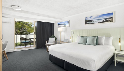 Deluxe King First Floor