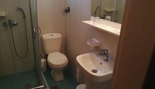 Habitación estándar con 1 cama doble o 2 individuales