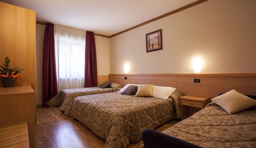 Habitación cuádruple (with bunk bed)