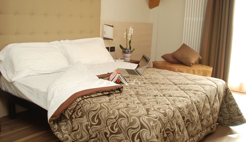 Habitación Confort con 1 cama doble o 2 individuales