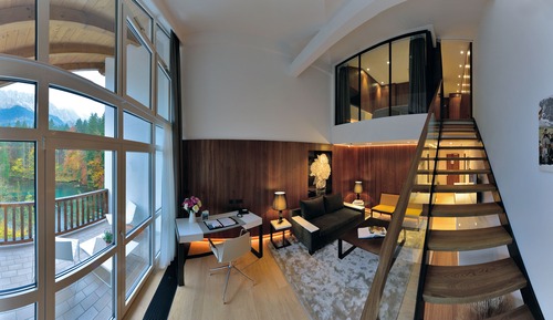 Suite (Lake House)