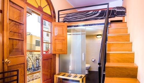 Loft superior, 1 cama doble, balcón, vistas a la ciudad