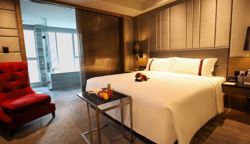 Suite (G70 Rhombus)