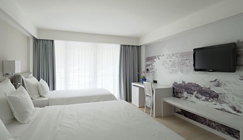 Habitación doble, balcón, vistas al parque