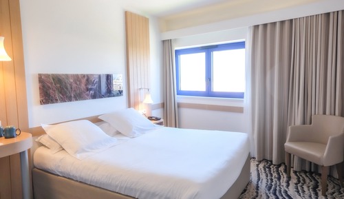 Habitación clásica doble, acceso a la piscina, vistas a la ciudad