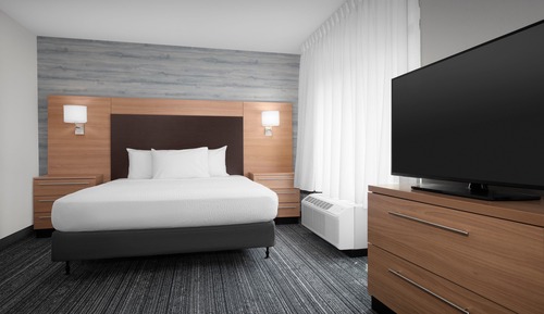Estudio, 1 cama de matrimonio grande (Mobility/Hearing Access, Roll-In Shwr)