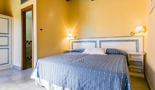 Habitación individual clásica, 1 cama de matrimonio, baño privado, vistas al jardín