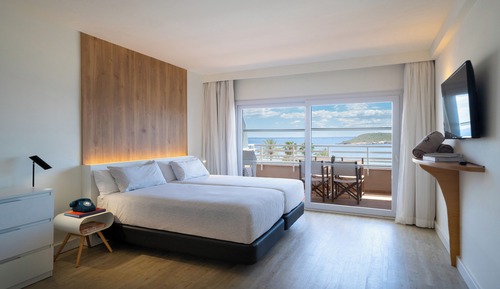 The Beach House Suite Front Sea View (2+2)