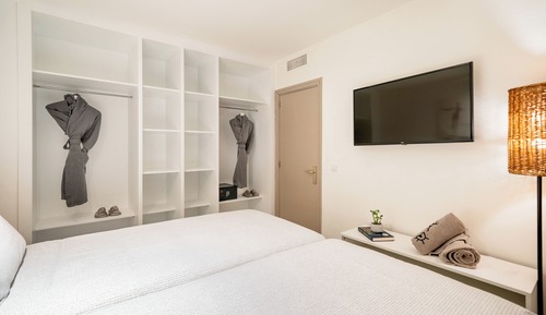 The Beach House 2Bedroom Suite Sea View (3+1)