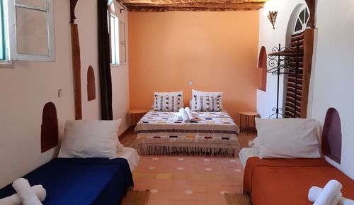 Habitación cuádruple, vistas al jardín (Nadia)