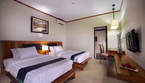 Habitación Deluxe con 2 camas individuales, vistas a la piscina