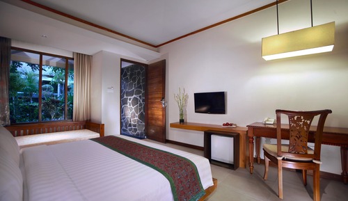 Habitación Deluxe, 1 cama de matrimonio, vistas a la piscina