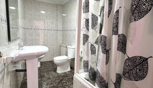 Habitación doble, baño privado (Habitación 200)