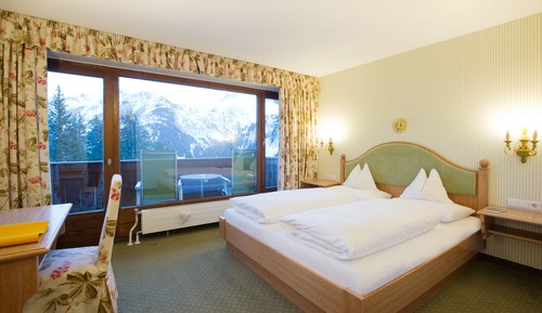 Habitación estándar doble, vistas a la montaña, en edificio anexo (4 Star Superior, Landhaus)