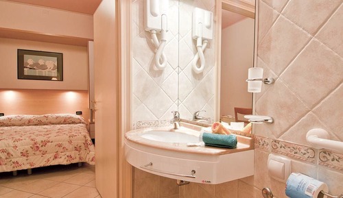 Habitación triple estándar, baño privado