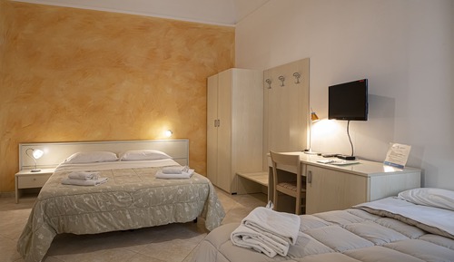 Habitación triple, baño privado