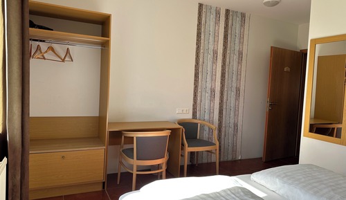 Habitación estándar con 1 cama doble o 2 individuales