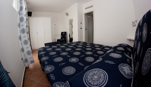 Habitación triple, vistas a la montaña