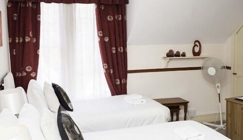 Habitación estándar con 1 cama doble o 2 individuales, baño privado