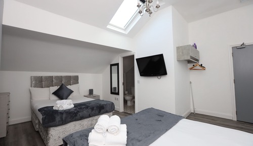 Suite, 2 camas dobles, baño privado