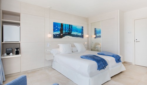 Habitación doble, balcón, vistas parciales al mar (Star Prestige)