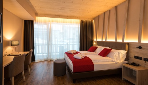 Habitación triple Deluxe, 1 habitación, no fumadores, vistas a la montaña