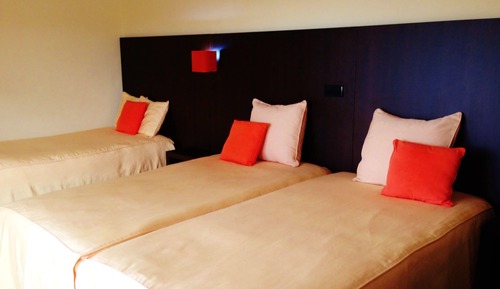 Habitación triple estándar, balcón