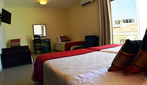 Habitación cuádruple estándar, balcón