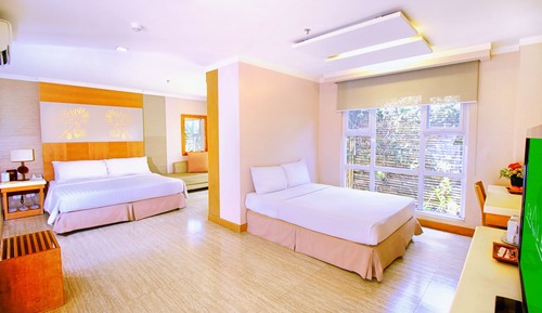 Suite familiar (1 King bed,1 Queen bed and 1 Sofa bed)