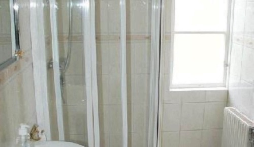 Habitación individual económica, baño compartido