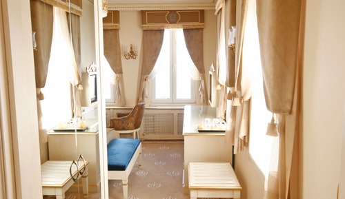 One Bedroom Suite Sea View