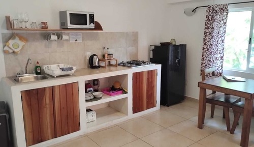 Suite estudio Confort, 1 cama de matrimonio grande, cocina, vistas al jardín