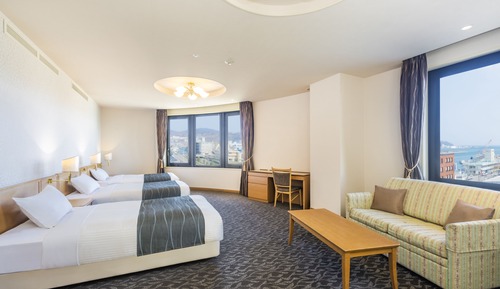 Suite familiar, no fumadores, vistas al canal (Eco Plan - No Cleaning Service)