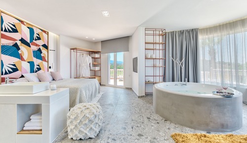 Grand Suite, Jetted Tub, Sea View  (2nd / 3rd floor)