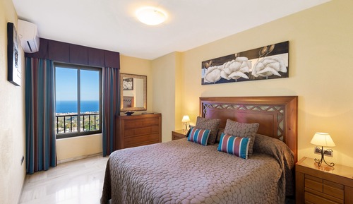 Apartamento clásico, 2 habitaciones, terraza, vistas al mar
