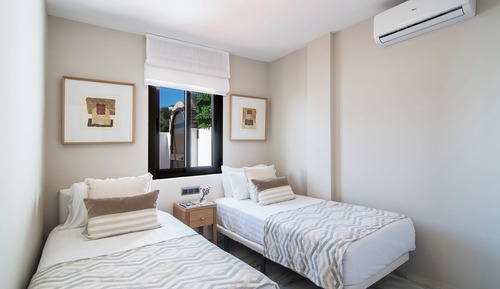 Apartamento clásico, 3 habitaciones, terraza, vistas a la playa