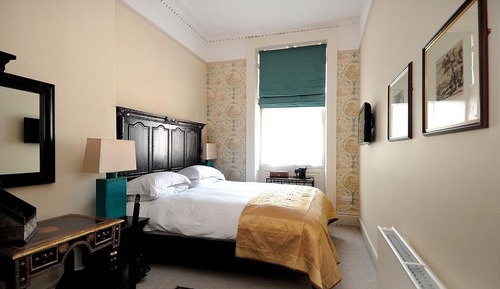 Habitación clásica con 1 cama doble o 2 individuales
