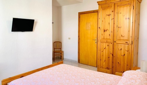 Habitación doble, baño privado (Basic)