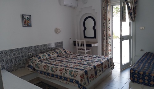 Habitación triple, balcón