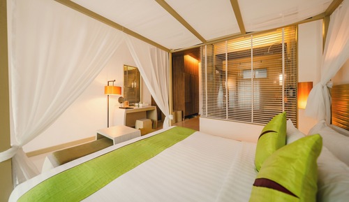 Habitación Deluxe, 1 cama de matrimonio grande, acceso a la piscina