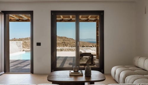 Royal Beachfront Infinity Pool Villa