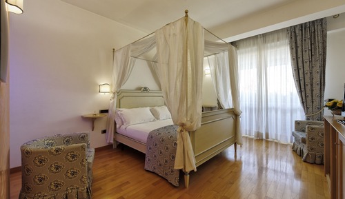 Suite, terraza, vistas al mar