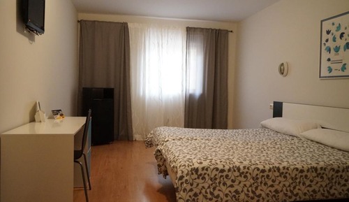 Habitación triple (2 adults + 1 child)